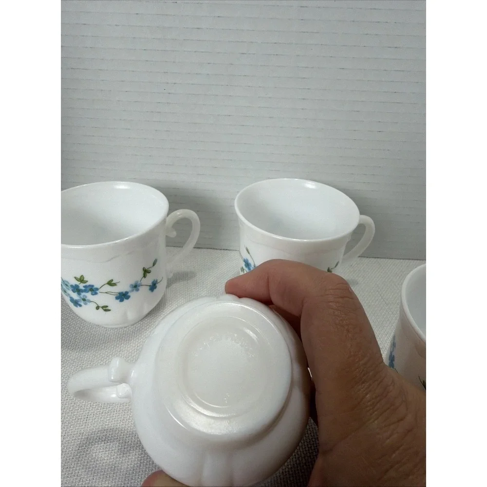 Arcopal VERONICA set of 4 milk glass cups blue flowers France